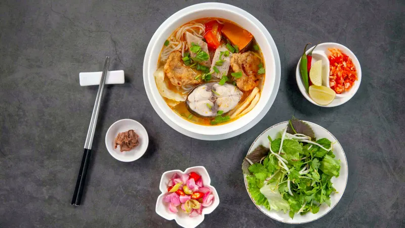 Da Nang street food: dishes to try, where to eat them and what they cost in 2025–2026