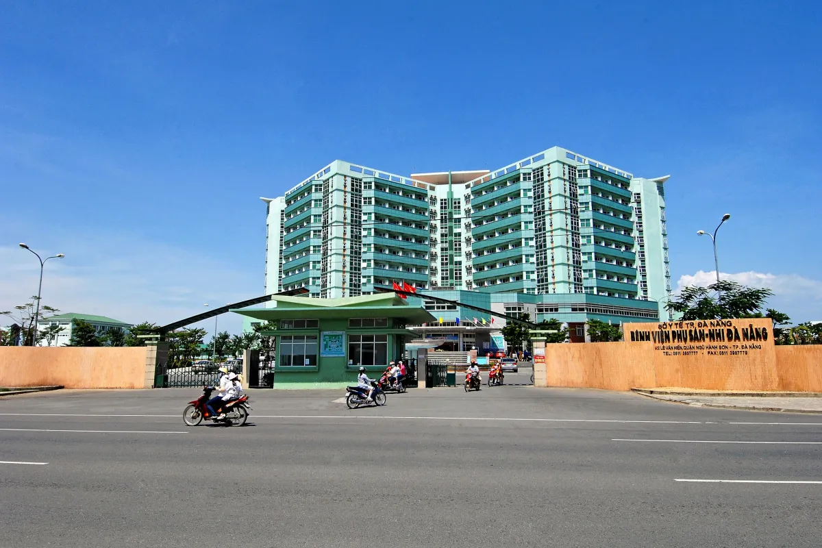 The gate and main building of Da Nang Hospital for Women and Children